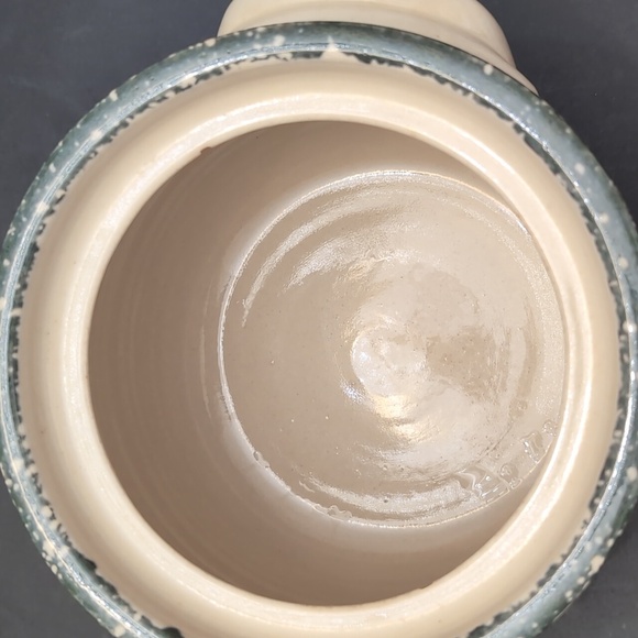 Home & Garden Party 2002 Handmade Stoneware Bean Pot. - Picture 6 of 13